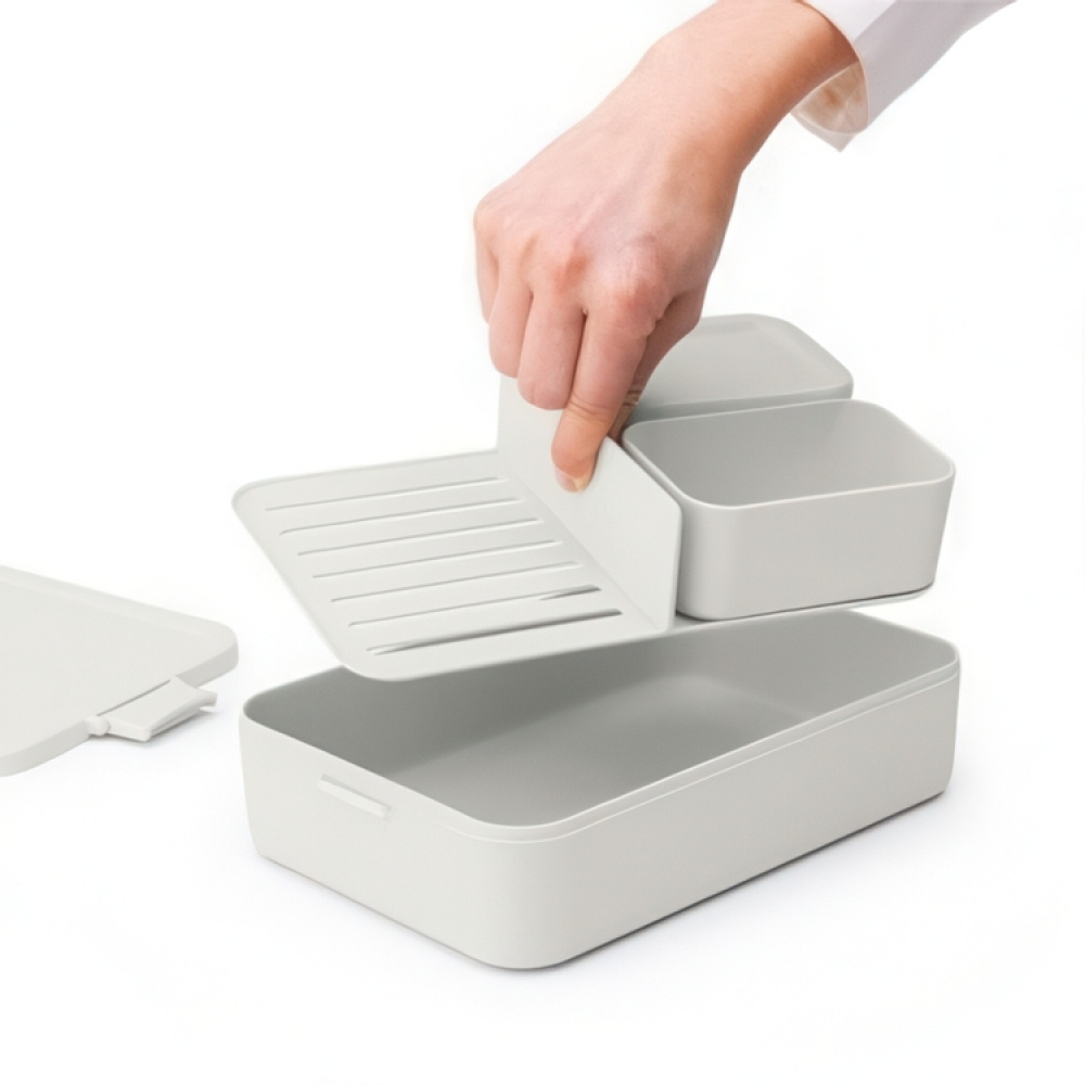 Matlåda med fack, 2 L, BRABANTIA MAKE & TAKE LARGE BENTO BOX , 25,5 x 16,7 x H 6,2 cm i gruppen Förvaring / Köksförvaring / Matlådor / SmartStore matlådor hos SmartaSaker.se (42127)