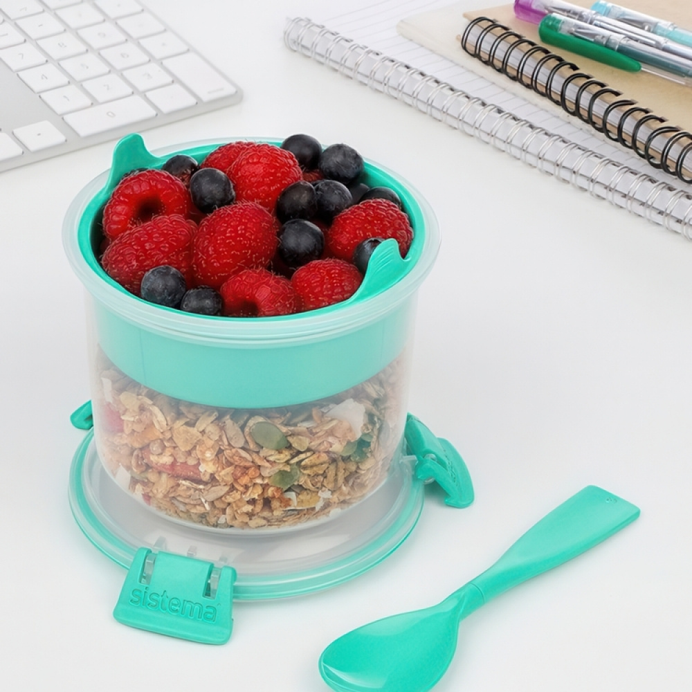 Matlåda uppdelad i fack, Med sked, 530 ml, BREAKFAST TO GO i gruppen Förvaring / Köksförvaring / Matlådor / SmartStore matlådor hos SmartaSaker.se (42134)