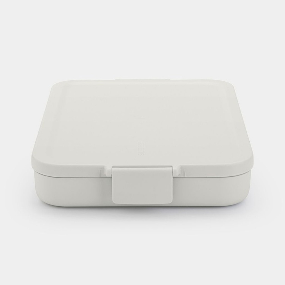 Matlåda, 1,1 L, BRABANTIA MAKE & TAKE FLAT LUNCH BOX , 25,5 x 16,7 x H 3,7 cm i gruppen Förvaring / Köksförvaring / Matlådor / Matlådor i plast hos SmartaSaker.se (42148)