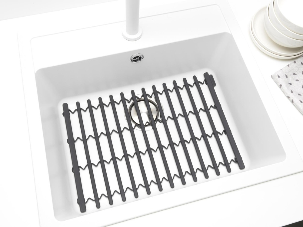 Matta för diskhon, BRABANTIA SILICONE SINK MAT, 30 x 30 - 45 cm, Mörkgrå i gruppen Förvaring / Köksförvaring / Diskställ och diskbänk hos SmartaSaker.se (42210)