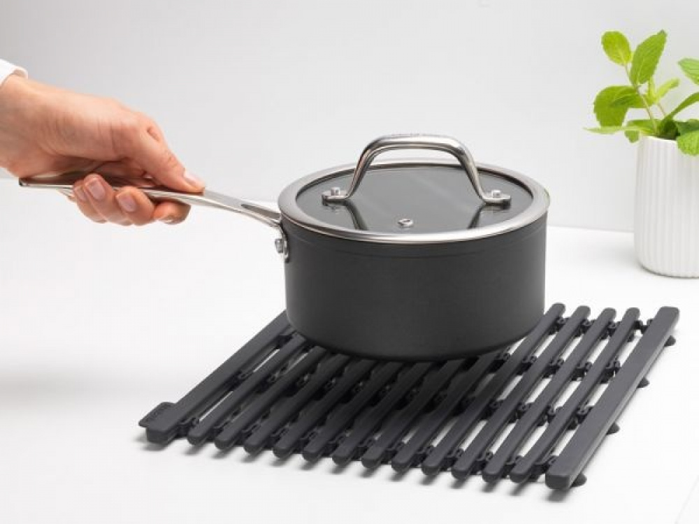Matta för diskhon, BRABANTIA SILICONE SINK MAT, 30 x 30 - 45 cm, Mörkgrå i gruppen Förvaring / Köksförvaring / Diskställ och diskbänk hos SmartaSaker.se (42210)