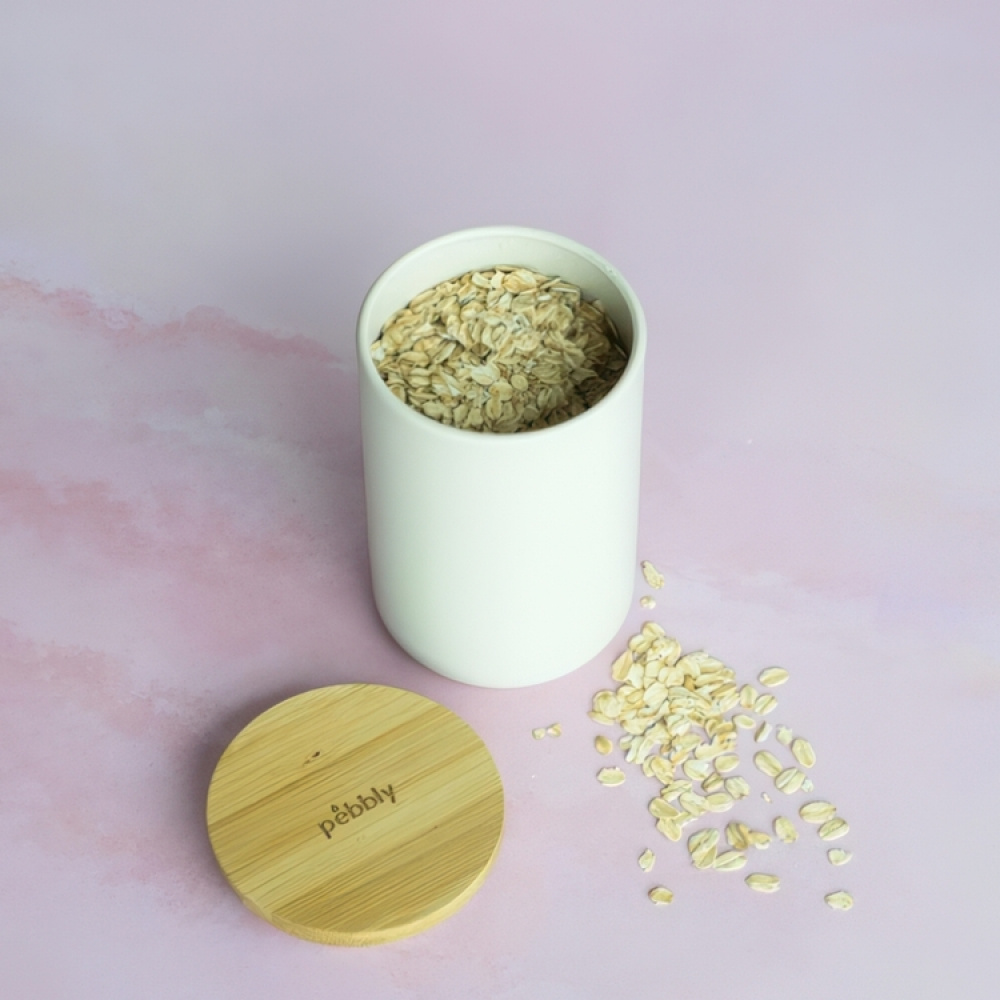 Metallburk med bambulock, 650 ml, OPAQUE TEA JAR, Ø 8 x H 13 cm, Offwhite / Natur i gruppen Förvaring / Köksförvaring / Förvaringsburkar hos SmartaSaker.se (42223)