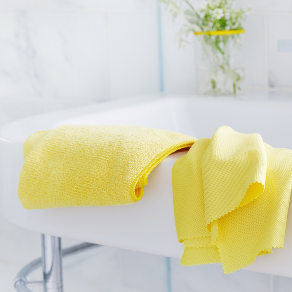 Mikrofiberdukar för badrummet, Set med 2, BATHROOM CLEANING CLOTHS, Gula i gruppen Förvaring / Städförvaring och sopsortering / Städtrasor och borstar hos SmartaSaker.se (42230)
