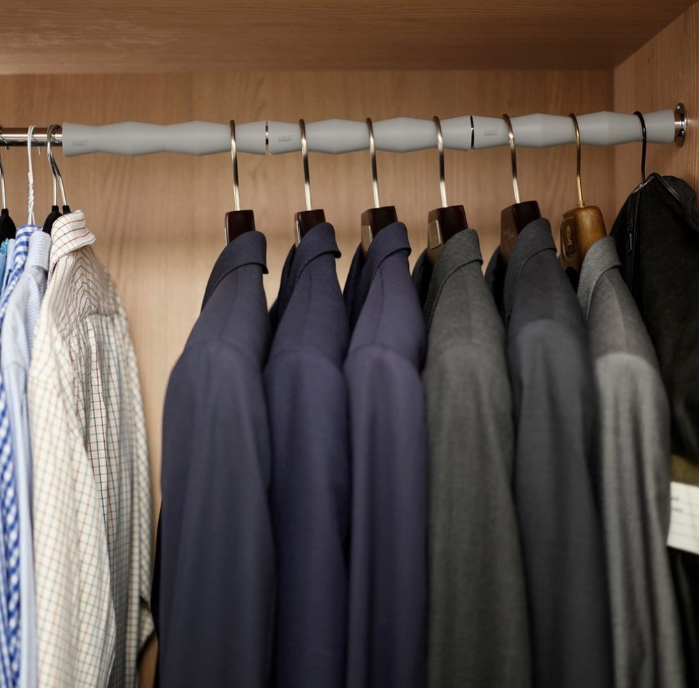 Organiserad klädstång, 2 st, ORDERLY WIDE RAIL SPACER, Joseph Joseph, Grå i gruppen Förvaring / Garderobsförvaring / Galgar och hängare hos SmartaSaker.se (42317)