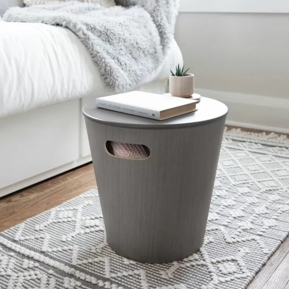 Pall / Bord med förvaring, WOODROW, Umbra, Ø 40 x ca H 42 cm i gruppen Förvaring / Hallförvaring hos SmartaSaker.se (42328)