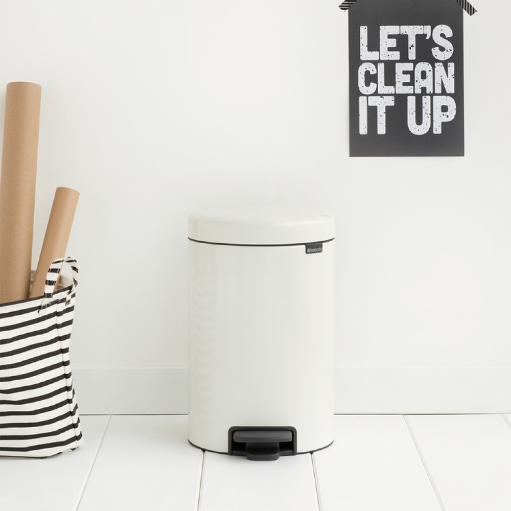 Papperskorg / Pedalhink, 12 L, BRABANTIA NEWICON, Ø 25,1 x H 41,1 cm i gruppen Förvaring / Städförvaring och sopsortering / Sopsortering hos SmartaSaker.se (42366)