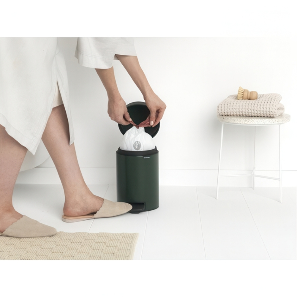 Papperskorg / Pedalhink, 3 L, BRABANTIA NEWICON, Ø 17 x H 26,4 cm i gruppen Förvaring / Städförvaring och sopsortering / Sopsortering hos SmartaSaker.se (42368)