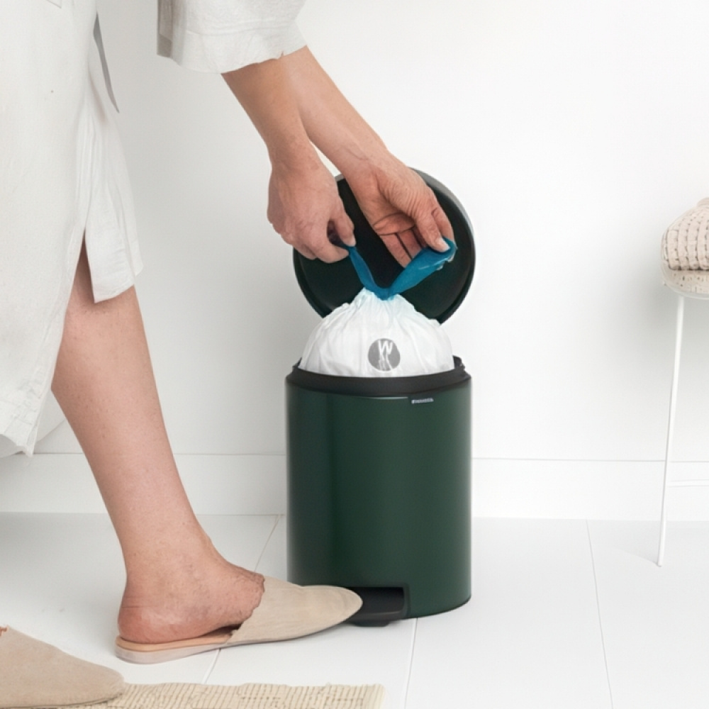 Papperskorg / Pedalhink, 5 L, BRABANTIA NEWICON, Ø 20,5 x H 29,1 cm i gruppen Förvaring / Städförvaring och sopsortering / Sopsortering hos SmartaSaker.se (42370)