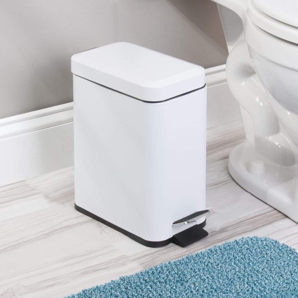 Papperskorg / Pedalhink, SLIM PEDAL BIN, 16 x 25 cm x H 30 cm, Vit i gruppen Förvaring / Städförvaring och sopsortering / Sopsortering hos SmartaSaker.se (42372)