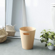 Papperskorg i trä, 7,5 L WOODROW, Ø 23 x H 28 cm, Umbra Papperskorg i trä, 7,5 L WOODROW, Ø 23 x H 28 cm, Umbra