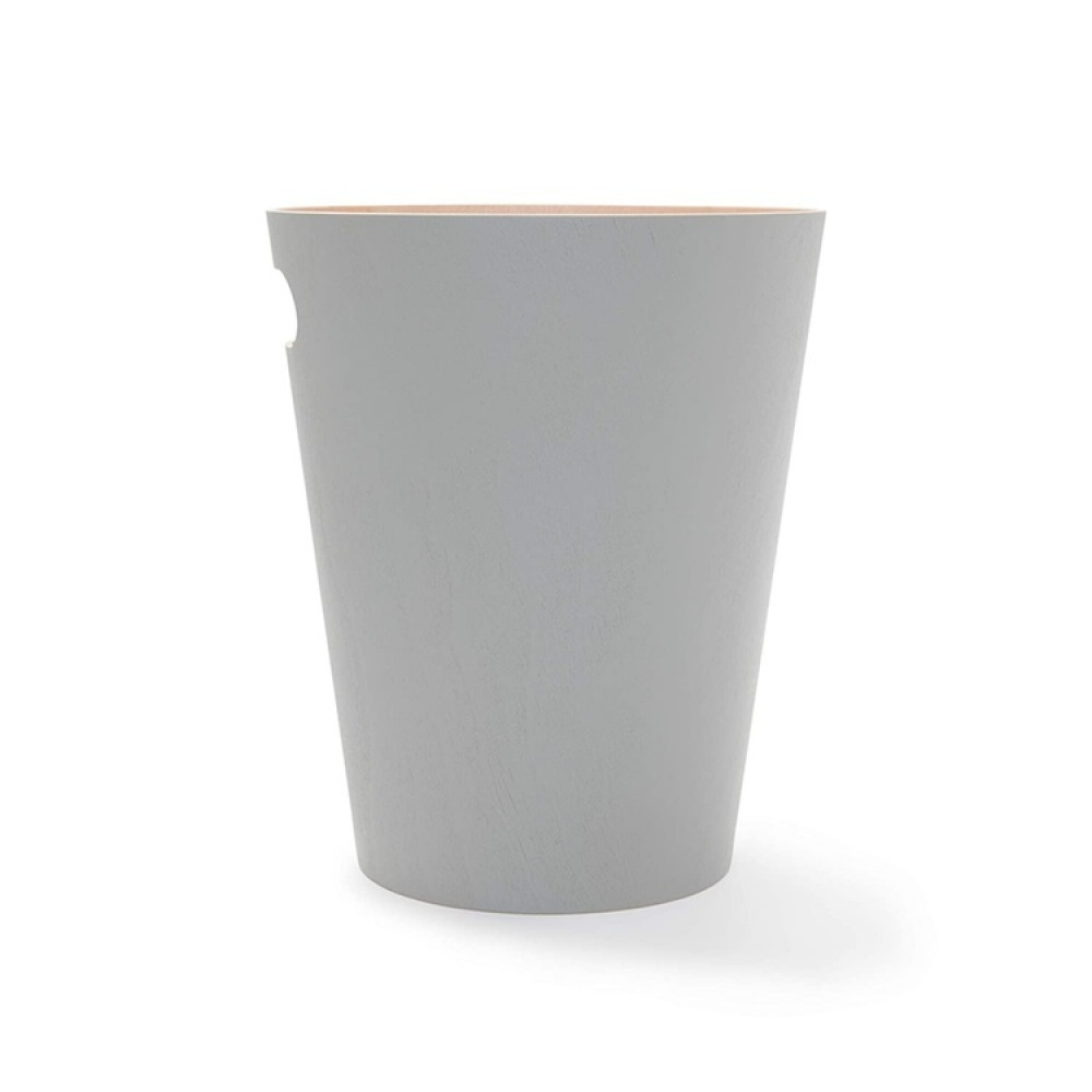 Papperskorg i trä, 7,5 L WOODROW, Ø 23 x H 28 cm, Umbra i gruppen Förvaring / Badrumsförvaring / Papperskorgar hos SmartaSaker.se (42375)