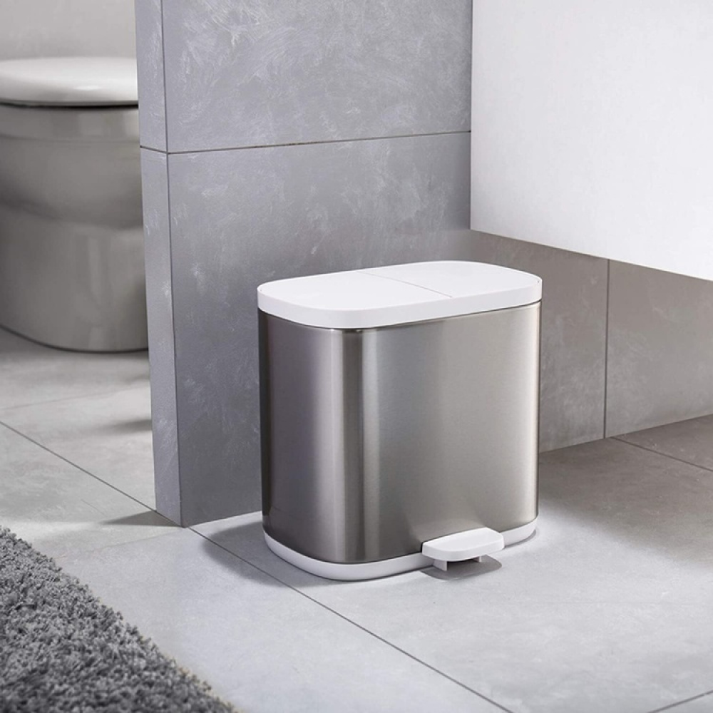Papperskorg med pedal, 2-delad, SPLIT STEEL RECYCLER, 6 Liter, Joseph Joseph, Silver / Vit i gruppen Förvaring / Städförvaring och sopsortering / Sopsortering hos SmartaSaker.se (42383)