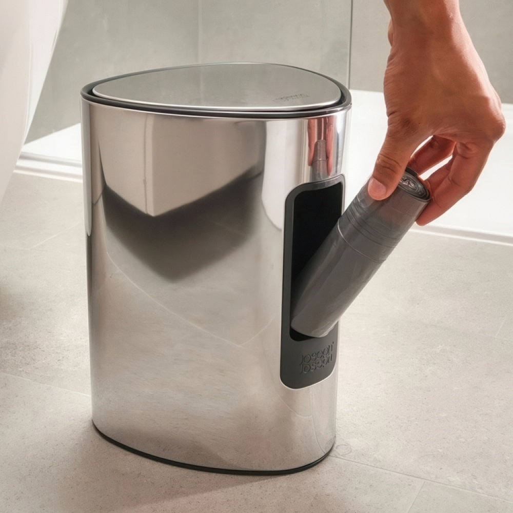Pedalhink för hörn, 5 L, EASY-STORE LUXE PEDAL BIN, Joseph Joseph, Silver i gruppen Förvaring / Städförvaring och sopsortering / Sopsortering hos SmartaSaker.se (42394)