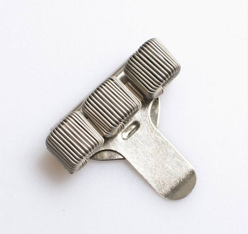 Pennhållare i metall för 3 pennor, TRIPLE PEN CLIP, Silver i gruppen Förvaring / Kontorsmaterial hos SmartaSaker.se (42402)