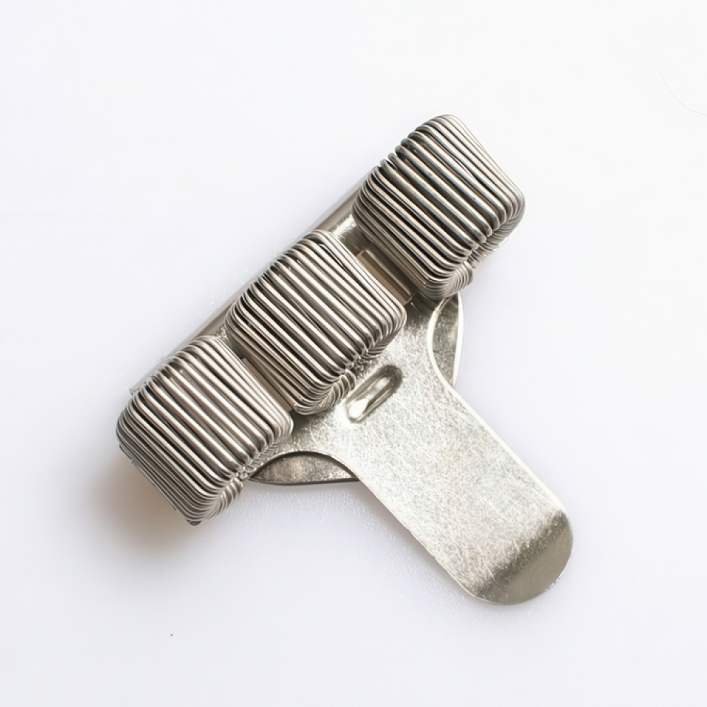 Pennhållare i metall för 3 pennor, TRIPLE PEN CLIP, Silver i gruppen Förvaring / Kontorsmaterial hos SmartaSaker.se (42402)