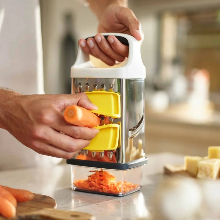 Rivjärn med uppsamlingsskål, MULTI-GRIP GRATER, Joseph Joseph, Silver / Vit / Gul i gruppen Förvaring / Köksförvaring hos SmartaSaker.se (42474)