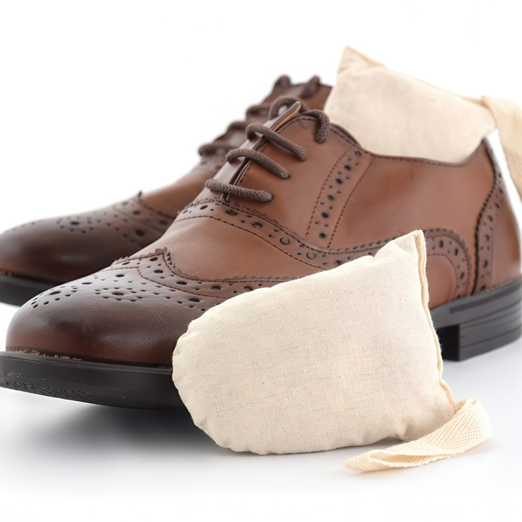 Sko Fresheners med ceder, 2 st påsar, SACCHETTI DEODORANTI, Off White i gruppen Förvaring / Garderobsförvaring hos SmartaSaker.se (42544)