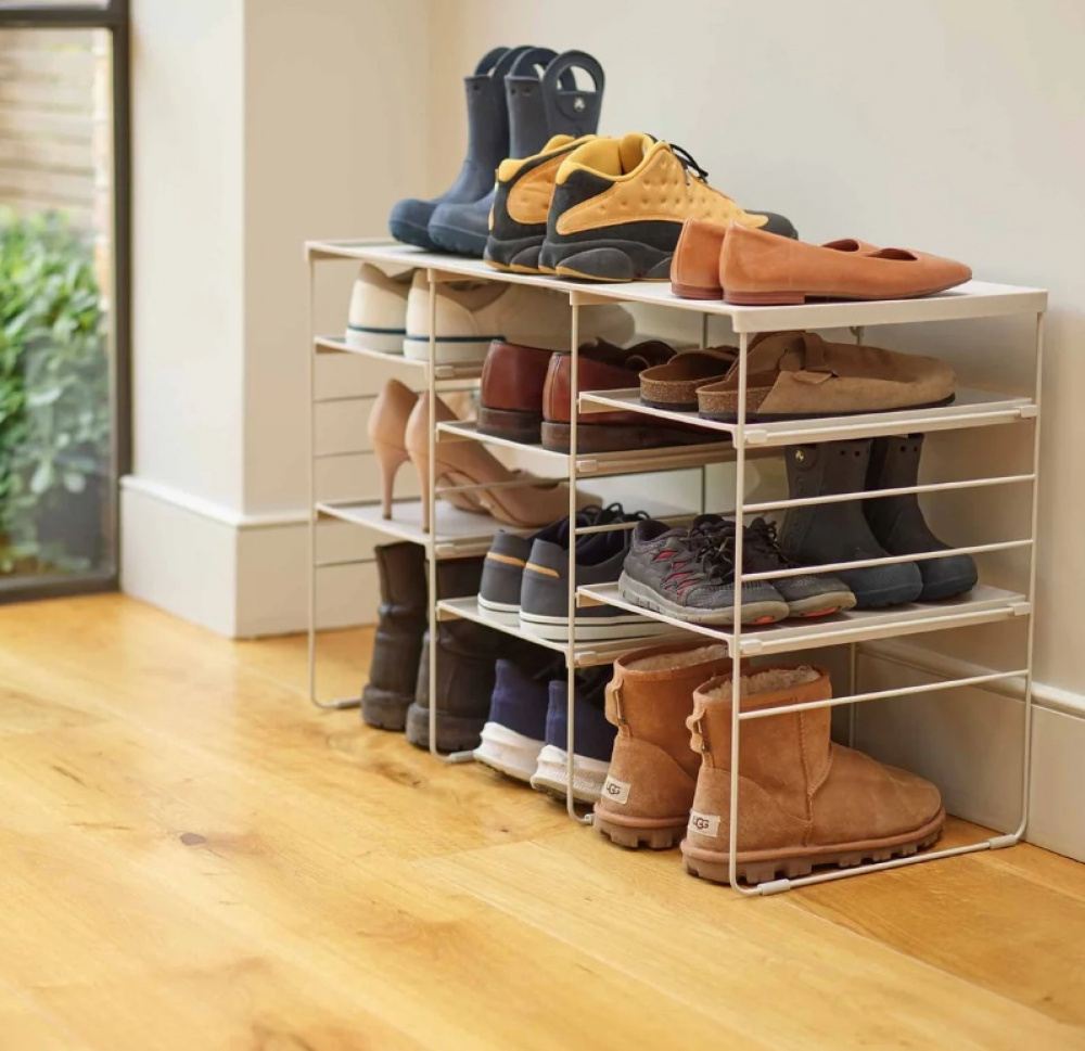 Skohylla i metall, Justerbart, LEVEL TRIPLE, Joseph Joseph, 75,8 x 35 x H 51,2 cm, Grå-beige i gruppen Förvaring / Hallförvaring / Skohyllor hos SmartaSaker.se (42557)