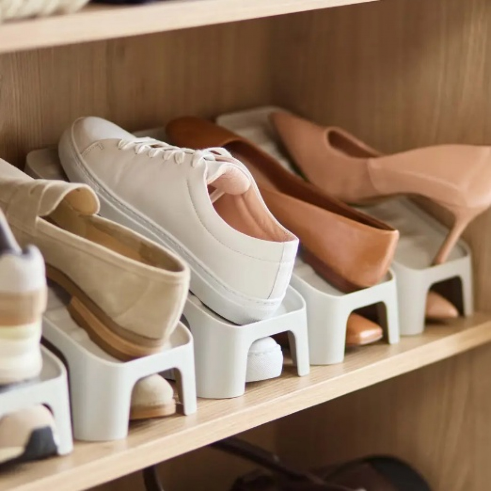 Skoställ, 2 stycken, SHOE-IN COMPACT, Joseph Joseph, Grå-beige i gruppen Förvaring / Garderobsförvaring / Skoförvaring hos SmartaSaker.se (42582)