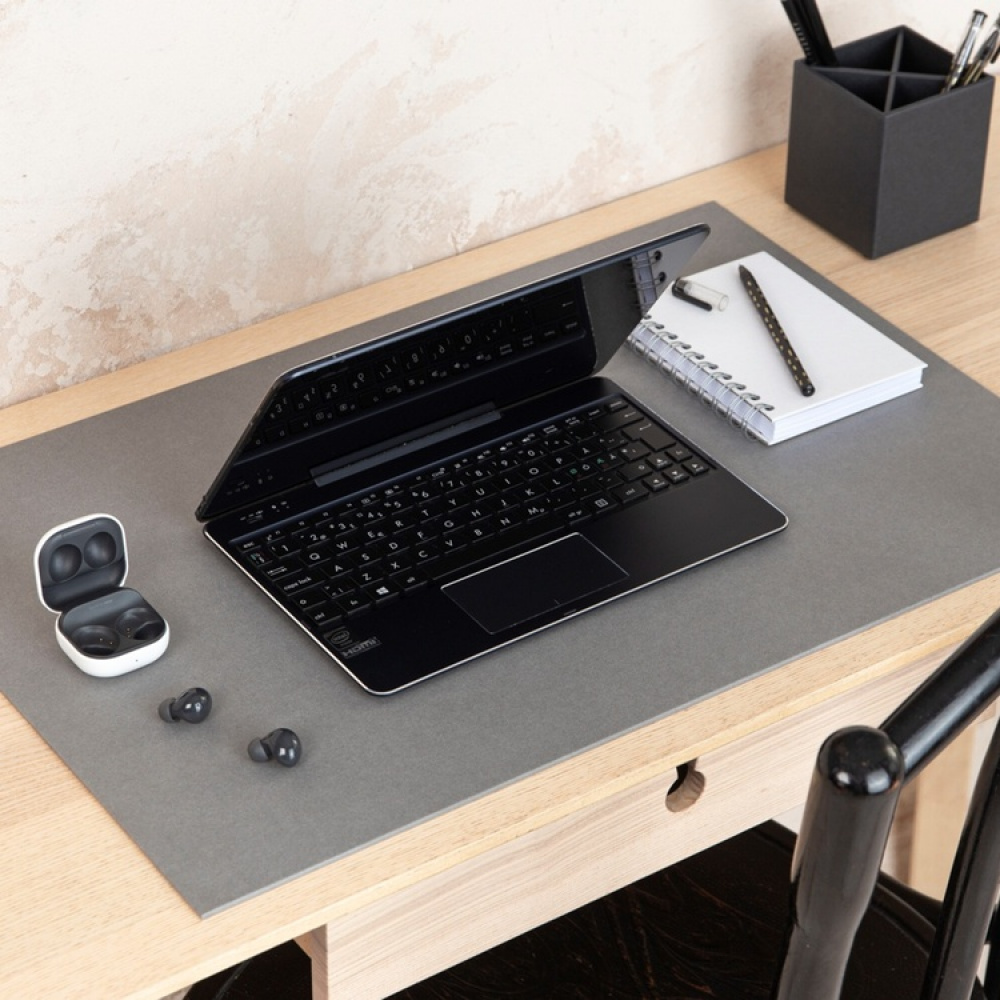 Skrivbordsunderlägg i Papperslaminat, BIGSO ANNIE DESK PAD, 59 x 39 cm i gruppen Förvaring / Kontorsmaterial hos SmartaSaker.se (42599)