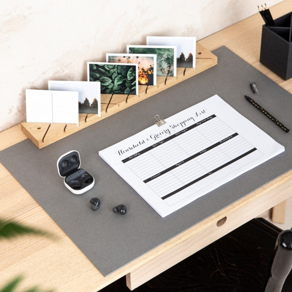 Skrivbordsunderlägg i Papperslaminat, BIGSO ANNIE DESK PAD, 59 x 39 cm i gruppen Förvaring / Kontorsmaterial hos SmartaSaker.se (42599)