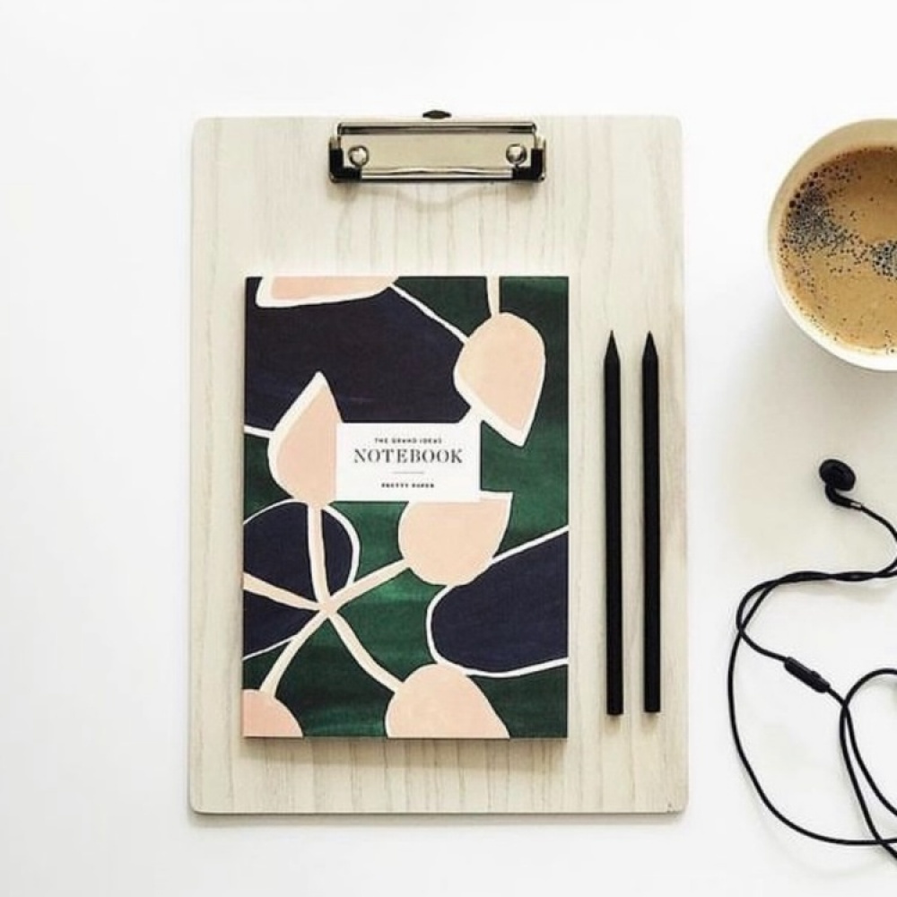 Skrivplatta / Menyplatta i trä, A4, Extra kraftig, DESKSTORE, White Wash i gruppen Förvaring / Kontorsmaterial hos SmartaSaker.se (42603)