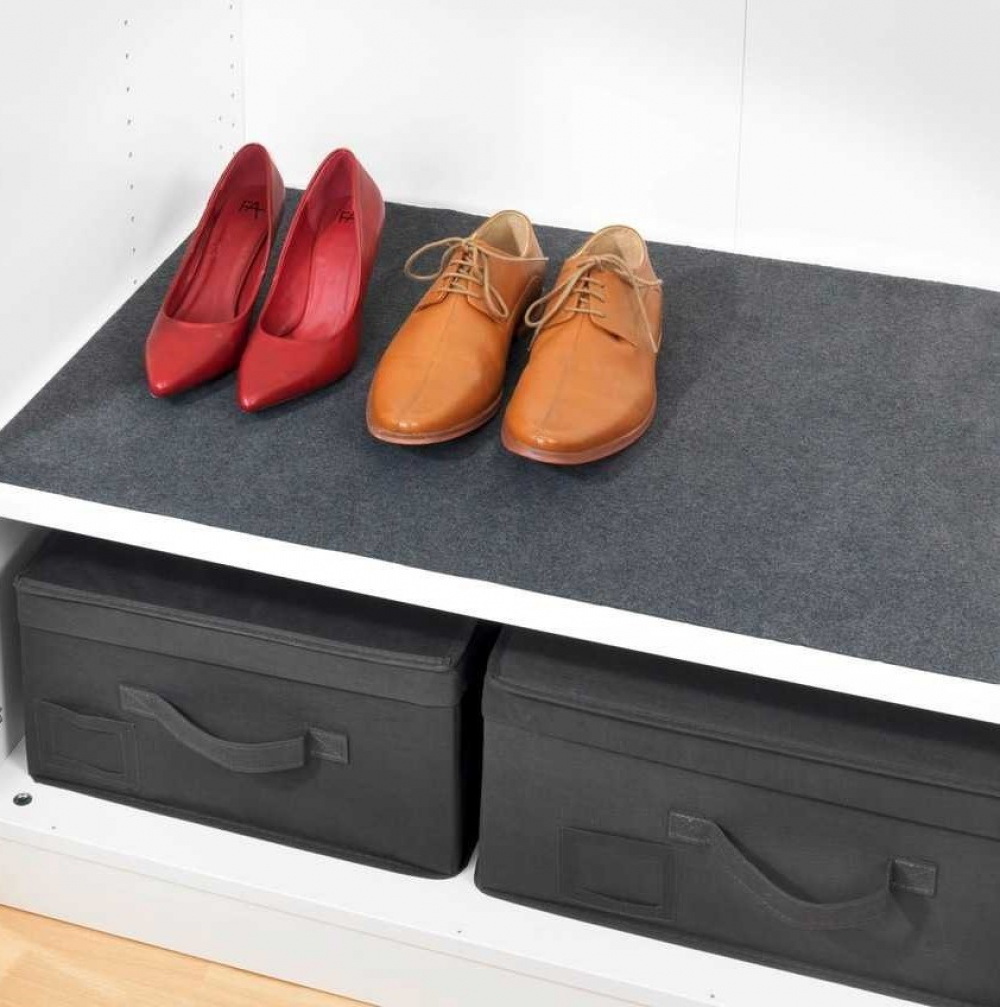 Skyddande matta av filt för lådor och hyllor, SOFT FELT LINER, 72 x 54 cm, Mörkgrå i gruppen Förvaring / Köksförvaring / Organisera köksskåp hos SmartaSaker.se (42609)
