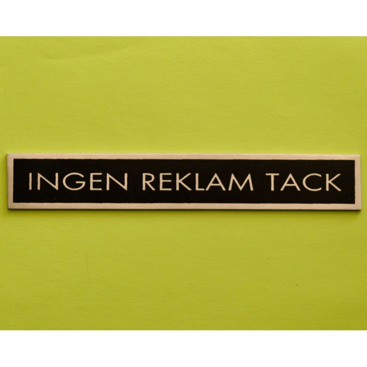Skylt i Rostfritt stål, INGEN REKLAM TACK, 14 x H 2 cm, Silver / svart i gruppen Förvaring / Magneter och självhäftande / Skyltar och etiketter hos SmartaSaker.se (42619)