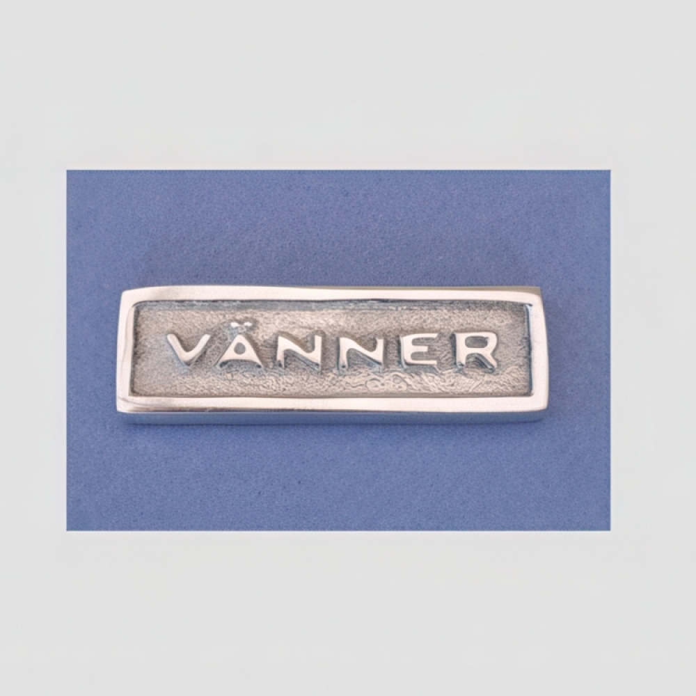 Skylt med ram, VÄNNER, 5 x H 1,8 cm, Exmez, Sandgjuten aluminium i gruppen Förvaring / Magneter och självhäftande / Skyltar och etiketter hos SmartaSaker.se (42626)