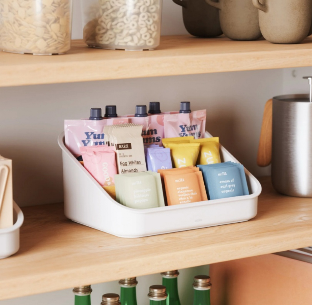 Sluttande Låda med 3 fack, UMBRA BELLWOOD PACKETS ORGANIZER, 27 x 20 x H 13 cm, Vit /Natur i gruppen Förvaring / Köksförvaring / Organisera köksskåp hos SmartaSaker.se (42650)