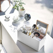 Sminklåda i metall, med spegel och handtag, TOWER MAKE UP BOX, Yamazaki, Vit / Natur Sminklåda i metall, med spegel och handtag, TOWER MAKE UP BOX, Yamazaki, Vit / Natur