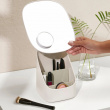 Sminkspegel med förvaring, VIVA PEDESTAL MIRROR COSMETIC ORGANISER, Joseph Joseph, Benvit Sminkspegel med förvaring, VIVA PEDESTAL MIRROR COSMETIC ORGANISER, Joseph Joseph, Benvit