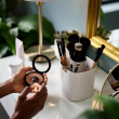 Sminkställ för penslar, VIVA MAKE UP BRUSH POT, Joseph Joseph, Benvit Sminkställ för penslar, VIVA MAKE UP BRUSH POT, Joseph Joseph, Benvit