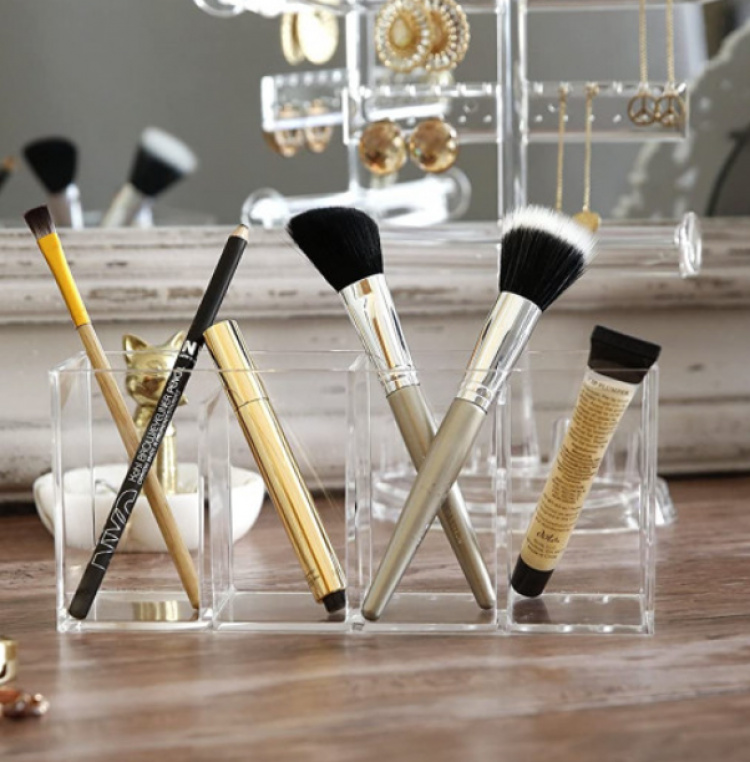 Sminkställ med 4 fack, SELENA MAKEUP ORGANIZER, 22,3 x 7 x H 9,8 cm, Klar i gruppen Förvaring / Badrumsförvaring / Sminkförvaring hos SmartaSaker.se (42668)