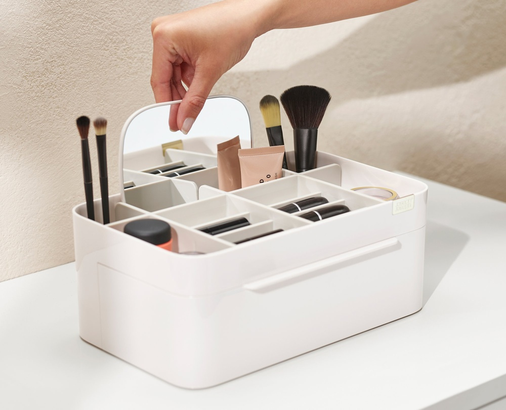 Sminkställ med låda och spegel, VIVA LARGE COSMETIC ORGANISER, Joseph Joseph, Benvit i gruppen Förvaring / Badrumsförvaring / Sminkförvaring hos SmartaSaker.se (42674)