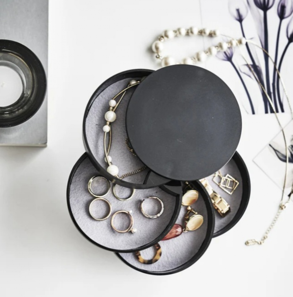 Smyckesask, TOWER ACCESSORIES TRAY, Yamazaki, Svart i gruppen Förvaring / Sovrumsförvaring / Smyckesförvaring hos SmartaSaker.se (42692)