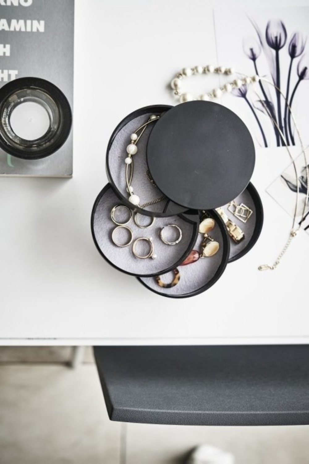 Smyckesask, TOWER ACCESSORIES TRAY, Yamazaki, Svart i gruppen Förvaring / Sovrumsförvaring / Smyckesförvaring hos SmartaSaker.se (42692)