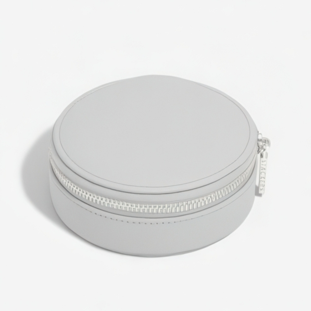 Smyckeskrin för resan, Rund, STACKERS, Ø 12 x H 4,5 cm, Pebble Grey i gruppen Förvaring / Förvaring på resa / Smyckesförvaring för resa hos SmartaSaker.se (42696)