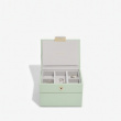 Smyckeskrin, 2 våningar, MICRO STACKERS, 12,5 x 9 x H 9 cm, Sage Green Smyckeskrin, 2 våningar, MICRO STACKERS, 12,5 x 9 x H 9 cm, Sage Green
