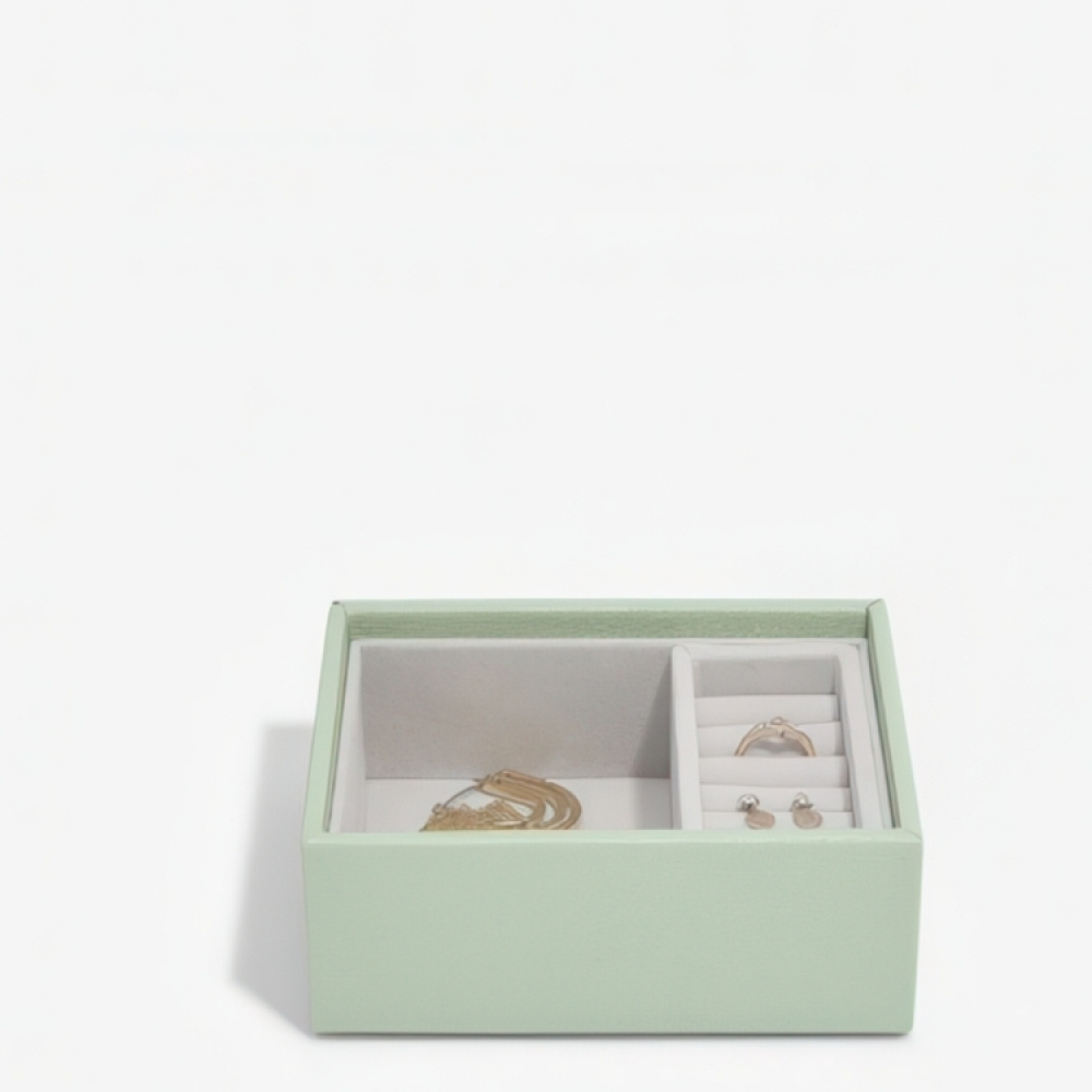 Smyckeskrin, 2 våningar, MICRO STACKERS, 12,5 x 9 x H 9 cm, Sage Green i gruppen Förvaring / Badrumsförvaring / Sminkförvaring hos SmartaSaker.se (42703)