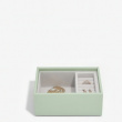 Smyckeskrin, 2 våningar, MICRO STACKERS, 12,5 x 9 x H 9 cm, Sage Green Smyckeskrin, 2 våningar, MICRO STACKERS, 12,5 x 9 x H 9 cm, Sage Green