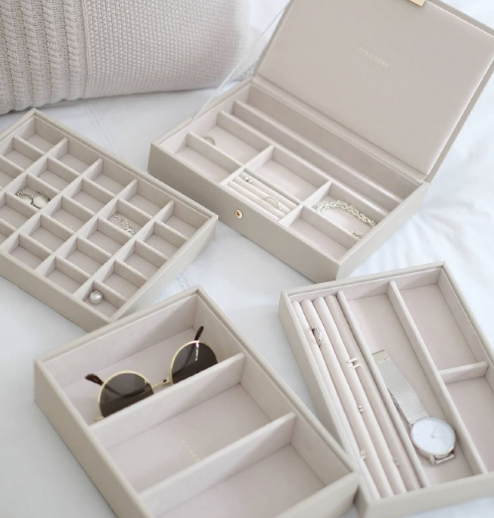 Smyckeskrin, 4 våningar, CLASSIC STACKERS, 18 x 25 x H 19,5 cm, Oatmeal i gruppen Förvaring / Sovrumsförvaring / Smyckesförvaring hos SmartaSaker.se (42707)
