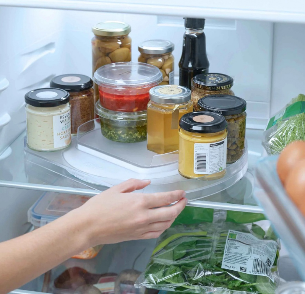 Snurrbricka för kylen, FRIDGE-STORE ROTATING ORGANISER, 33 x 28 x H 4,4 cm, Joseph Joseph, Transparent i gruppen Förvaring / Köksförvaring / Kylskåpsförvaring hos SmartaSaker.se (42729)