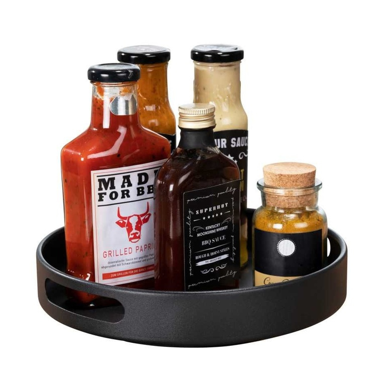 Snurrbricka i metall, Hög kant med handtag, ROTATING TRAY, Ø 26 x H 6 cm, Svart i gruppen Förvaring / Köksförvaring / Organisera köksskåp / Kryddhyllor hos SmartaSaker.se (42732)