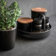 Snurrbricka i metall, Hög kant med handtag, ROTATING TRAY, Ø 26 x H 6 cm, Svart Snurrbricka i metall, Hög kant med handtag, ROTATING TRAY, Ø 26 x H 6 cm, Svart