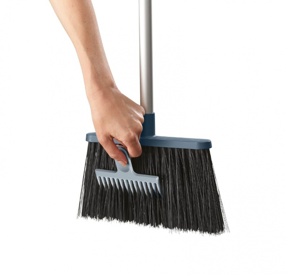 Sopborste, Vägghängd, CLEAN-STORE LONGBRISTLE, Joseph Joseph, Silver / Blå i gruppen Förvaring / Städförvaring och sopsortering / Städtrasor och borstar hos SmartaSaker.se (42761)