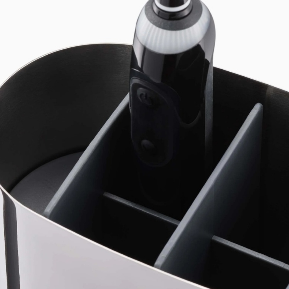 Ställ för eltandborstar, EASY STORE LUXE, 18 x 9 x H 11,5 cm, Joseph Joseph, Rostfritt stål i gruppen Förvaring / Badrumsförvaring hos SmartaSaker.se (42861)