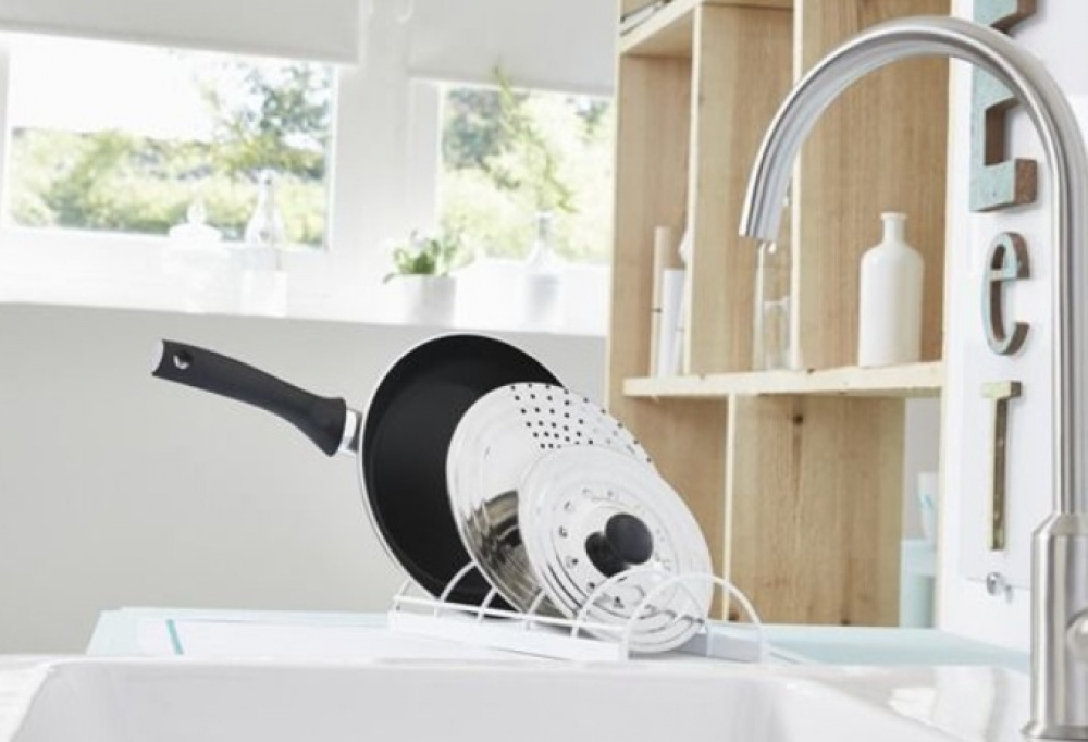 Ställ för Stekpannor. 5 fack, PAN & LID RACK, 30 x 14 x H 6,7 cm, Vit i gruppen Förvaring / Köksförvaring / Organisera köksskåp hos SmartaSaker.se (42877)
