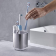 Tandborstmugg för eltandborstar, EASY STORE STEEL, 9 x 9 x H 12,7 cm , Joseph Joseph, Rostfritt / Vit Tandborstmugg för eltandborstar, EASY STORE STEEL, 9 x 9 x H 12,7 cm , Joseph Joseph, Rostfritt / Vit
