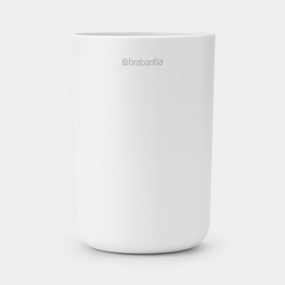 Tandborstmugg med avdelare, BRABANTIA RENEW, Ø7,6 x H 11 cm, Vit i gruppen Förvaring / Badrumsförvaring hos SmartaSaker.se (42941)